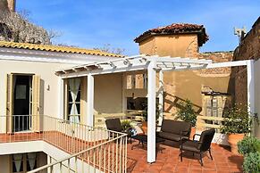 Acropolis Suites