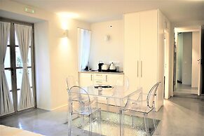 Acropolis Suites