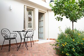 Acropolis Suites