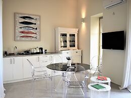 Acropolis Suites