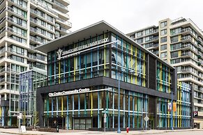 Convenient 2bdr 2BA Richmond Centre Condominium