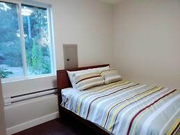 B - Sechelt Private Coastal Home