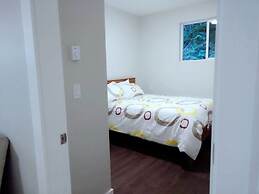 B - Sechelt Private Coastal Home