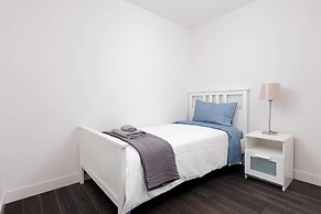 Modern Bright Townhome in Richmond
