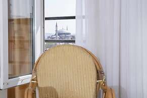 Hali Hotel