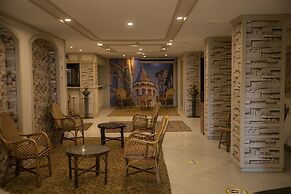 Hali Hotel