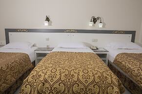 Hali Hotel