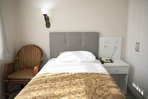 Hali Hotel