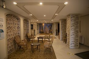 Hali Hotel