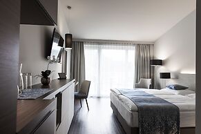 NUHR Medical - Hotel & Restaurant