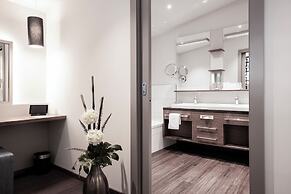 NUHR Medical - Hotel & Restaurant