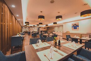 NUHR Medical - Hotel & Restaurant