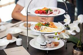 NUHR Medical - Hotel & Restaurant
