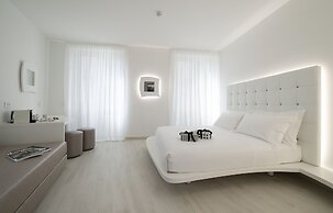 AHD Rooms