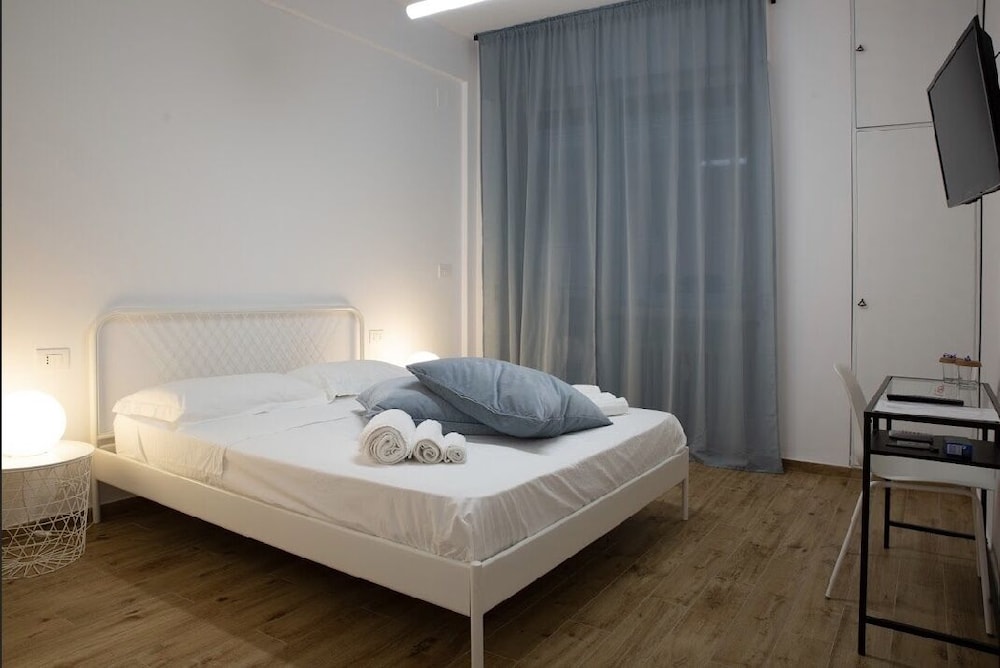 Dora's Room