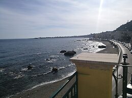 Homstel Beach - Taormina Hostel
