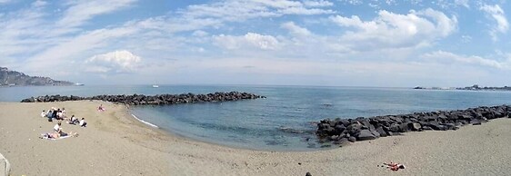 Homstel Beach - Taormina Hostel