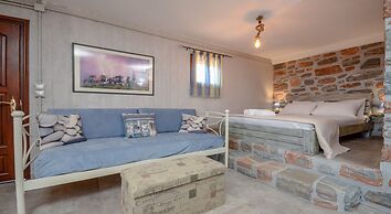 Theonis Villas