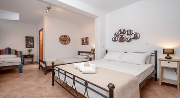 Theonis Villas
