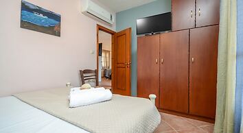 Theonis Villas