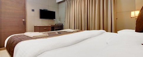 Hotel Leela