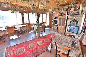 Kookaburra Hotel