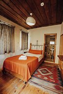 Kookaburra Hotel