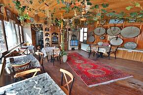 Kookaburra Hotel