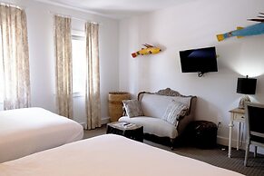 Shelter Harbor Inn