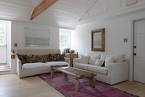 Shelter Harbor Inn