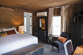 Shelter Harbor Inn