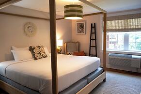 Shelter Harbor Inn