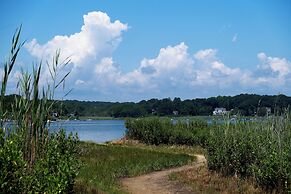 Shelter Harbor Inn