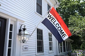 Shelter Harbor Inn