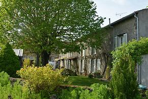 Les Noyers Aulnay