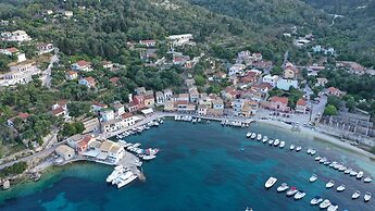 Bastas Hotel & Studios