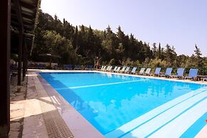 Bastas Hotel & Studios