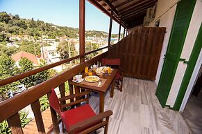Bastas Hotel & Studios