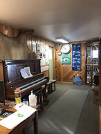 Iceberg Inn