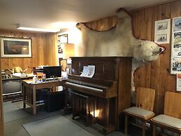 Iceberg Inn