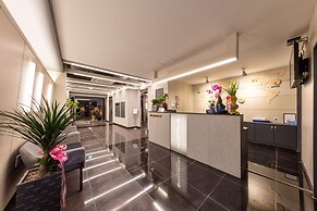 Ballantine Business Hotel