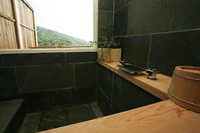 Juhu Farmstay
