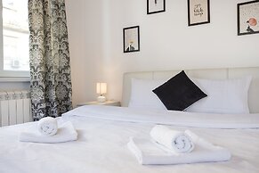 Central New Apartment