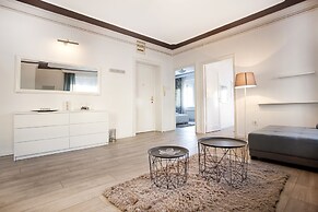 Central New Apartment