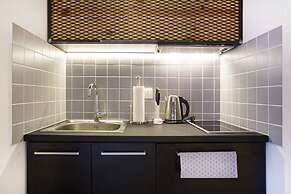 Atomic Apartment 02