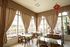 Maylin Resort
