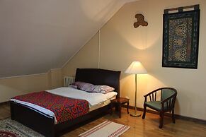Tagaytay Karakol Hotel
