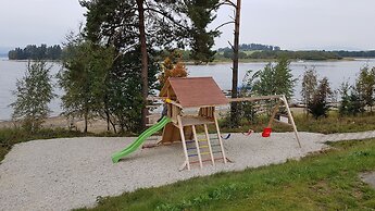 Lakeside Village Větrník