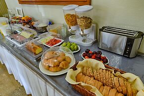 Ionis Hotel