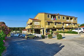 Ionis Hotel